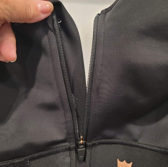 SHEFIT Flex Medium Impact Sports Bra - 5Luxe - Picture 7 of 11